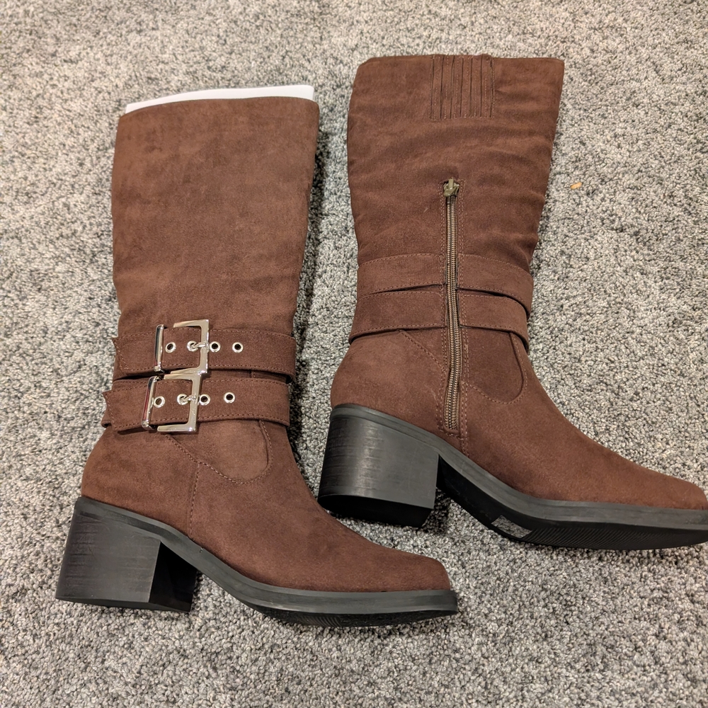 Elegant Brown Heeled Boots with Buckle Detail